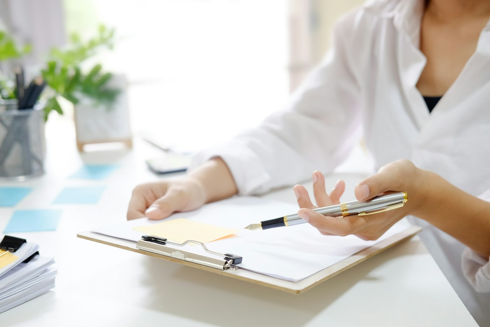 How to Start a Biography Essay: A Comprehensive Guide