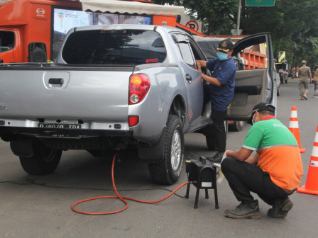 Emission testing in Jakarta. Source:&nbsp;www.beritajakarta.id