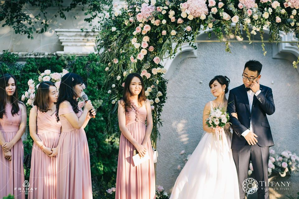 Tổ chức đám cưới ngoài trời giúp cô dâu, chú rể và các khách mời dễ dàng kết nối