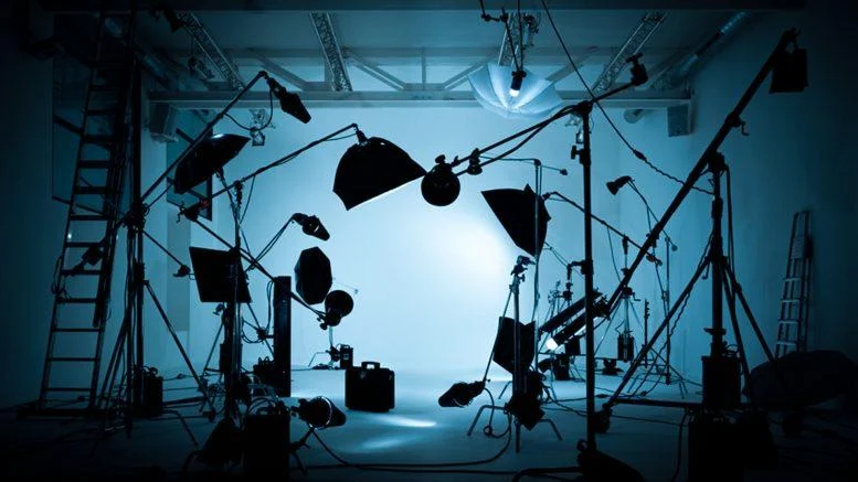 3 Aspek Pencahayaan Dalam Produksi Film dan Produksi Acara Televisi