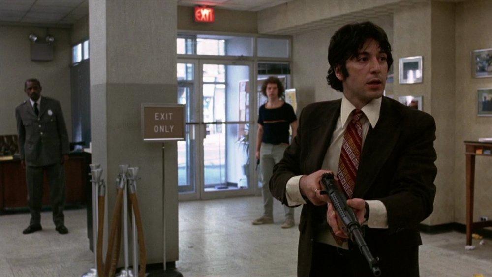 Dog Day Afternoon Review | CULT FOLLOWING