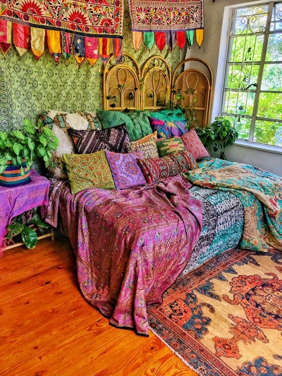  Multi-coloured and Multi-Patterned beddings