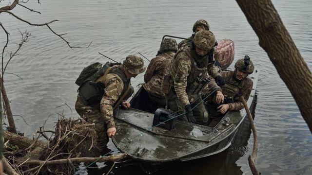Не можна форсувати Дніпро без техніки і боєприпасів, і там триматися. Росіяни нас одразу скинуть у річку