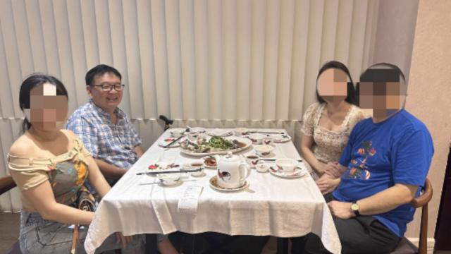 Ông Lin đưa khách sang Việt Nam tìm vợ