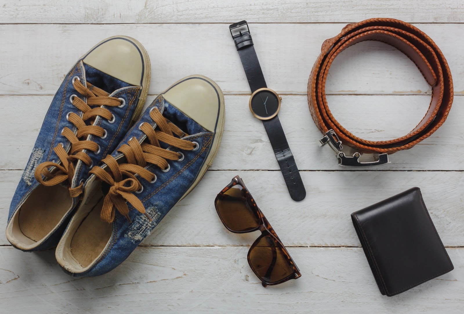 Accesorii masculine pentru ținute casual reușite