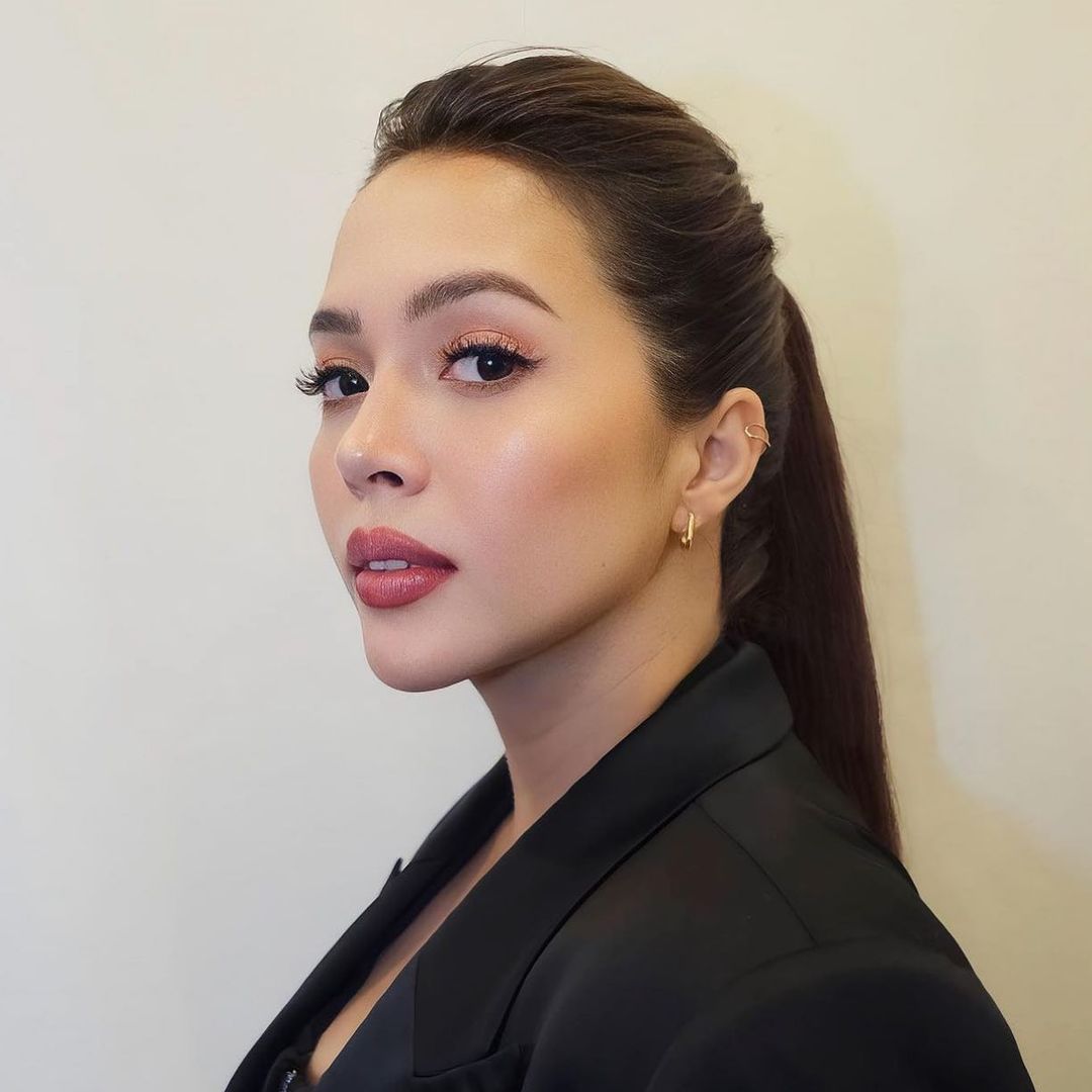 Julia Montes Physical Appearance