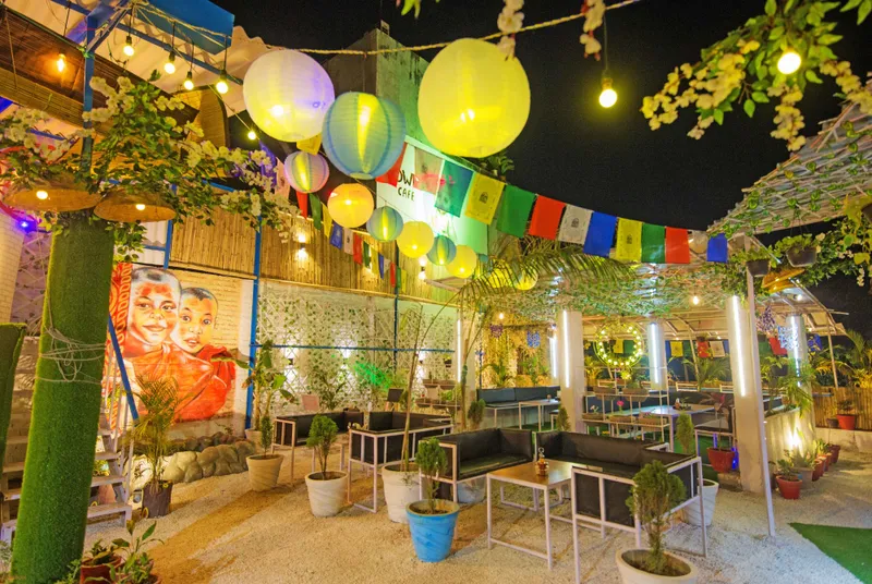 Owl Cafe- Aesthetic Cafe in Gomti Nagar