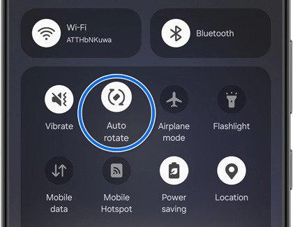 Auto rotate icon highlighted on the Quick settings panel