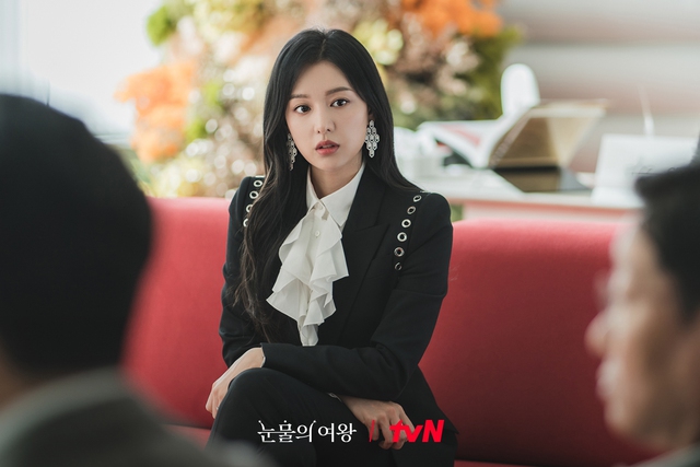 Queen of Tears: Hiếm lắm mới có gia đình tài phiệt dễ thương thế này! - Ảnh 4. Queen of Tears: Hiếm lắm mới có gia đình tài phiệt dễ thương thế này! - Ảnh 4.
