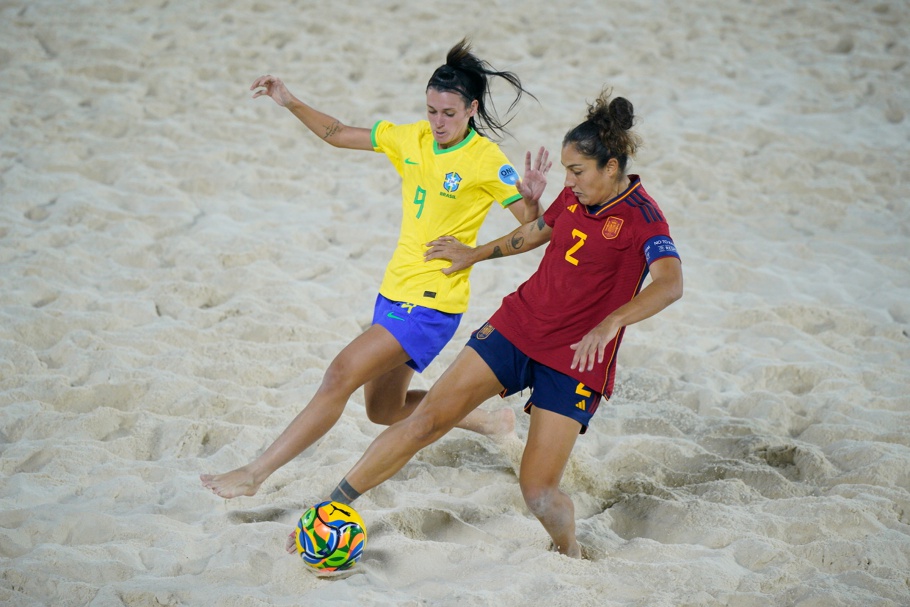 Brasil e Espanha na final da Neom Cup