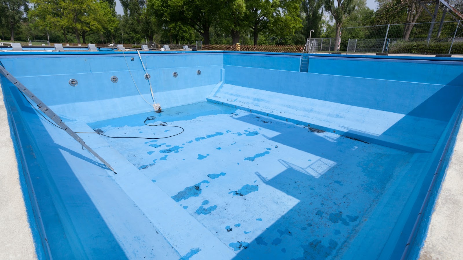 Assessing Your Pool and Preparing for Drainage