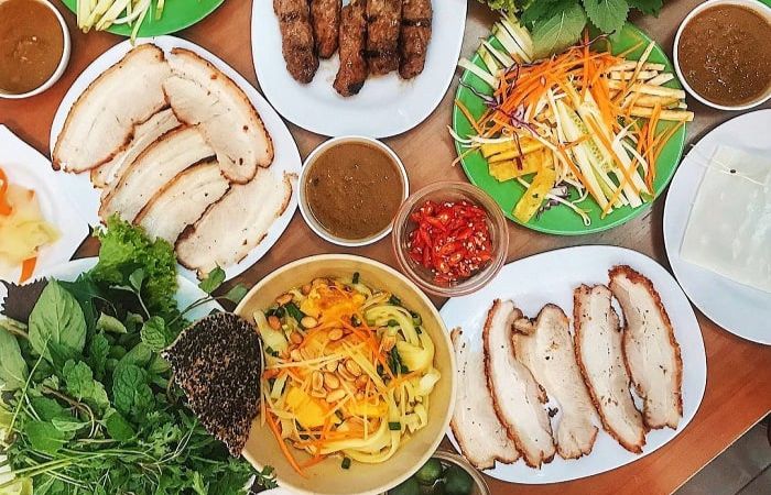 top 10 best places to eat in Da Nang - food