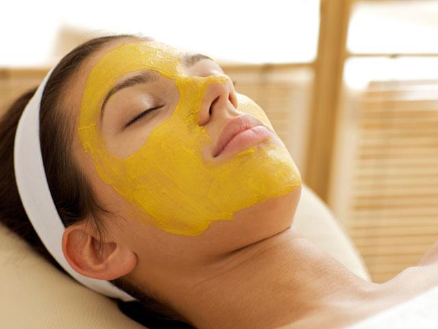 How to Use Turmeric for Face