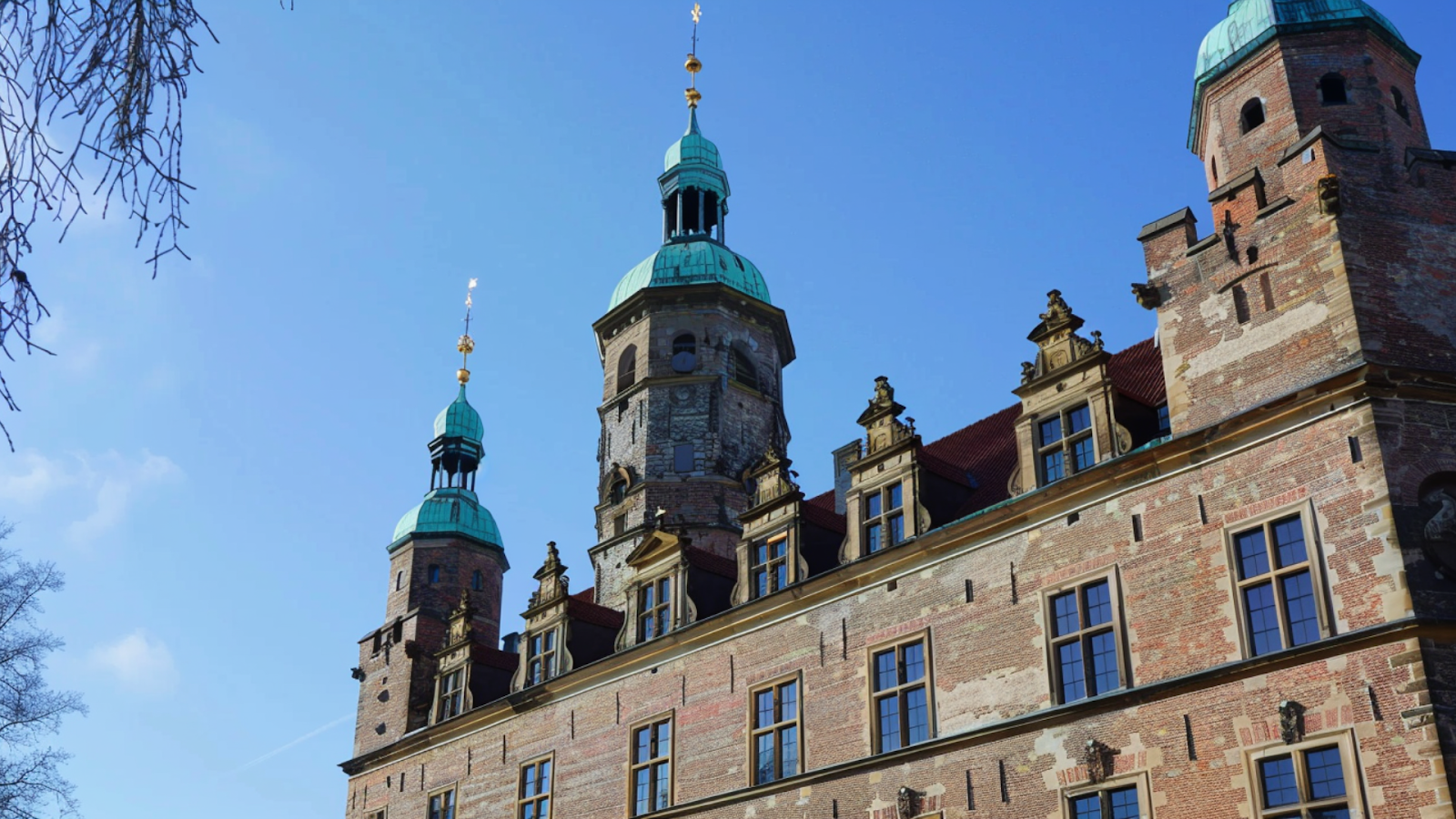 Low-angle shot of the Rosenberg Castle in Copenhagen