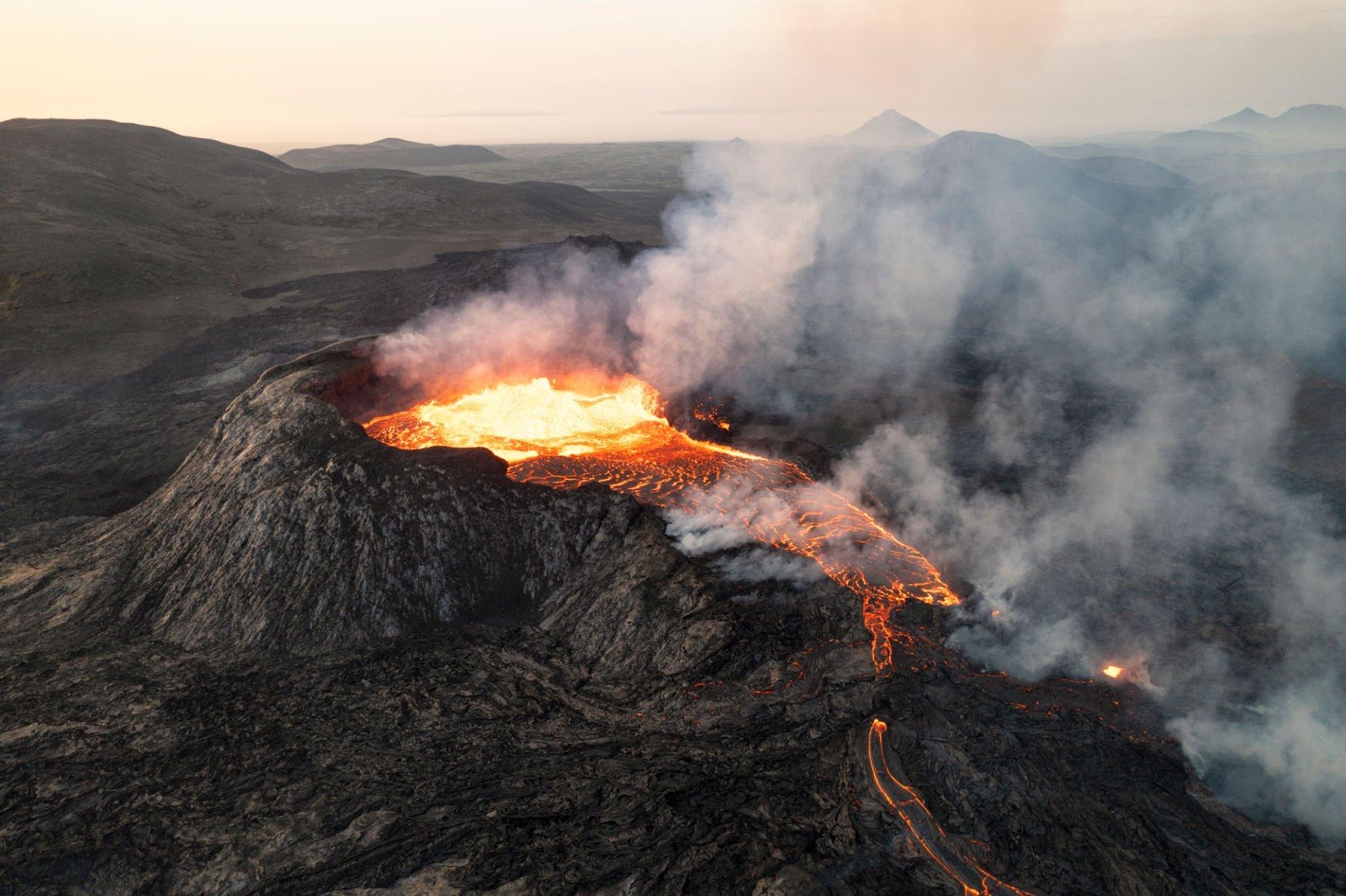 Sunset a Fagradalsfjall Volcano during an eruption, Iceland | Credit Infoblendr