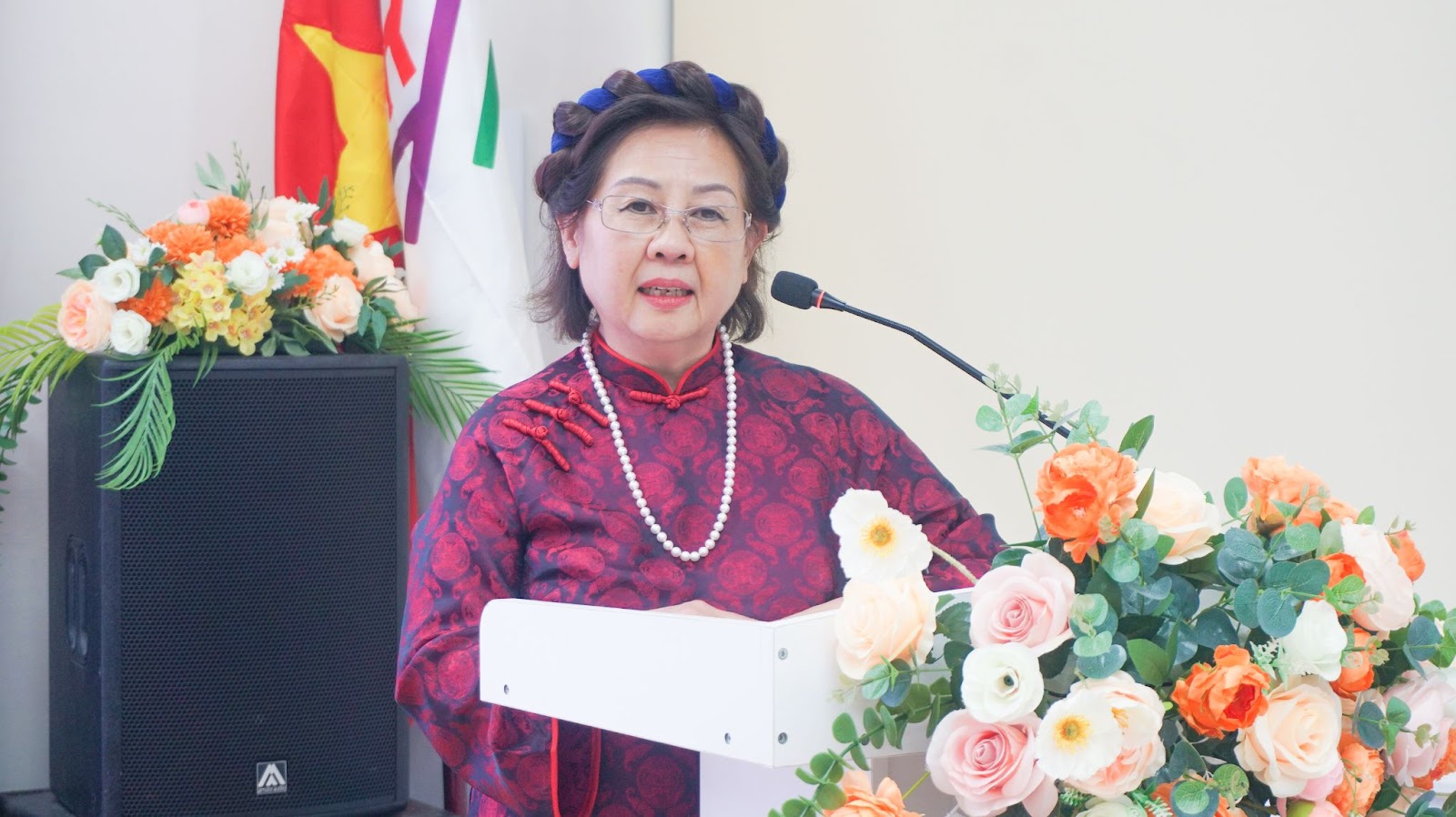Bà Phan Kim Vân, Đại diện Hội Hữu nghị Pháp - Việt (AAFV)