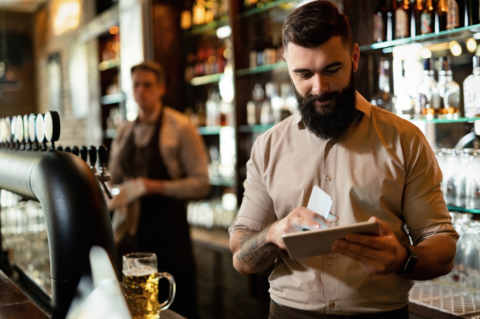 EURO 2024 :  Comment la digitalisation peut transformer l'expérience client des fans de foot dans votre bar avec TastyCloud