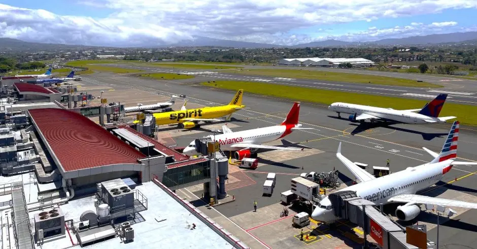 Inversiones y tráfico de pasajeros crecen de la mano en Guanacaste  Aeropuerto