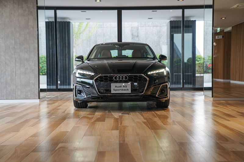 ดีไซน์การออกแบบของรถยนต์ : New Audi A5 Sportback 45 TFSI quattro S line Black Edition