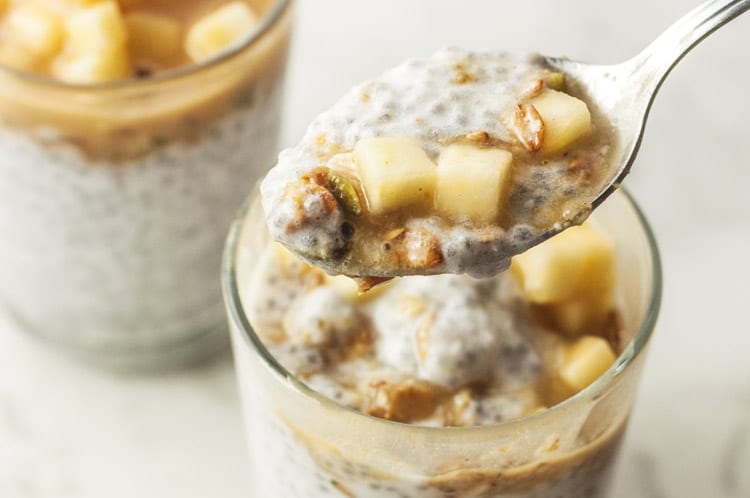 Parfait de maçã com caramelo vegano