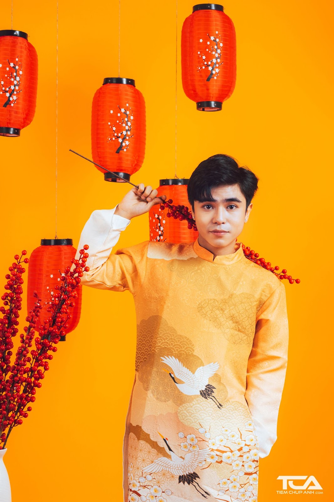 chụp ảnh với áo dài