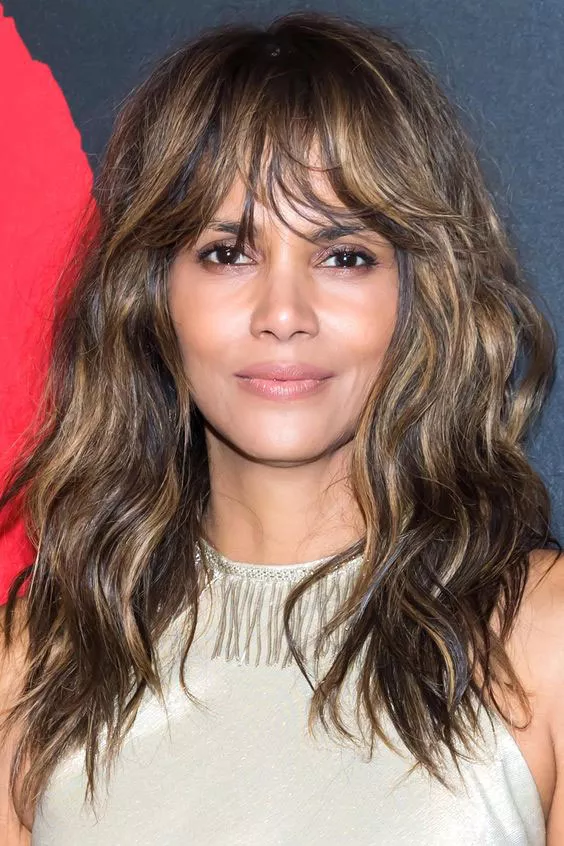 Full view of Halle Berry wearing the gorgeous hairstyle