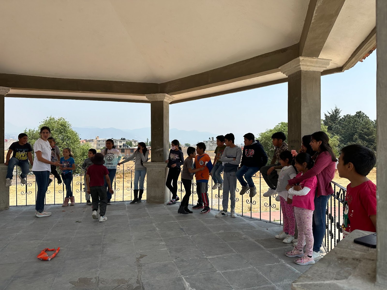 Ximena dándolo todo el primer día con los chiquilines