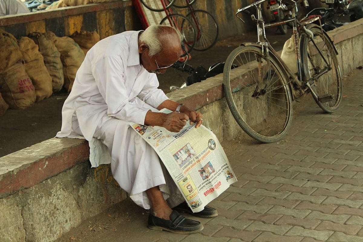 Observing Others in White Clothes Within Dreams