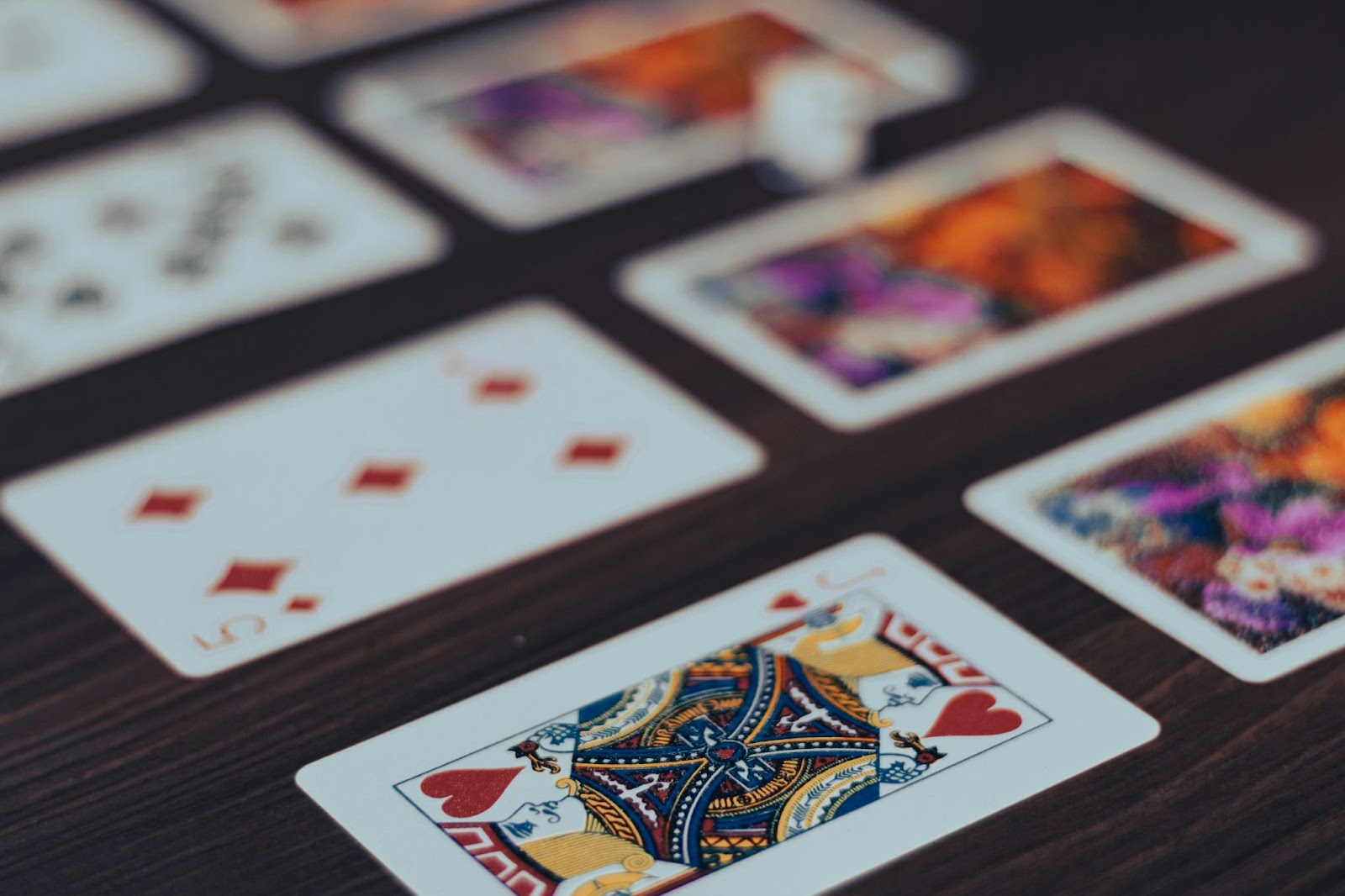 What is the reason why online blackjack has become more popular recently?