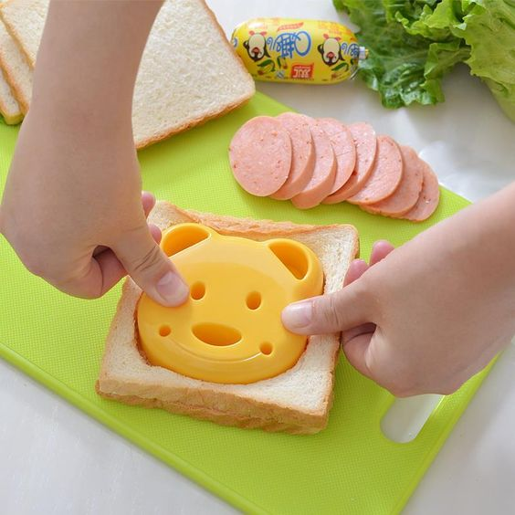 Sandwich Cutter