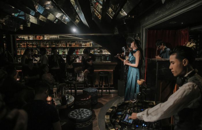 top 10 bars & clubs in Hanoi - Cocktail Theatre