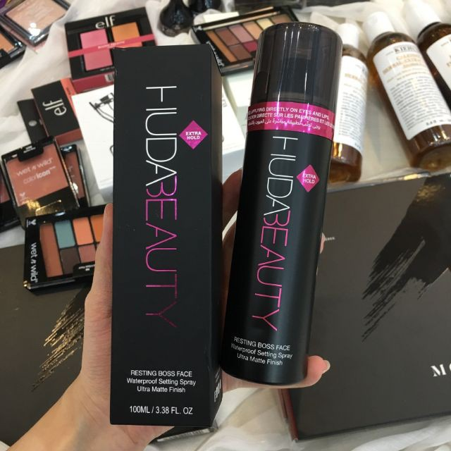 Xịt khóa nền Huda Beauty Resting Boss Face Waterproof Setting Spray