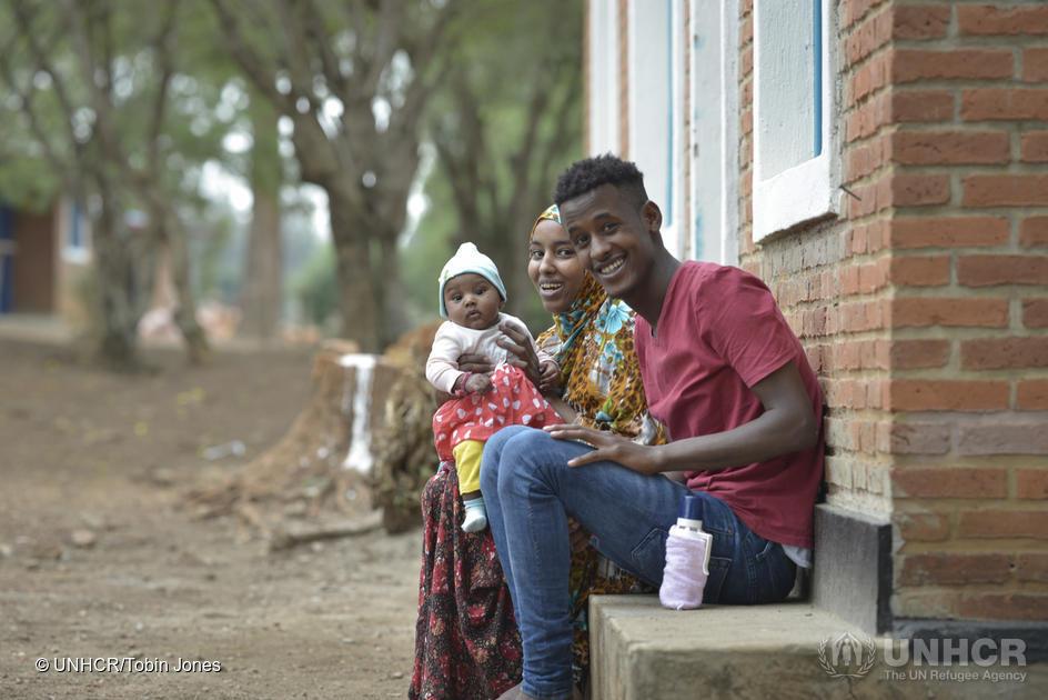 UNHCR, the UN Refugee Agency on X: "💗These smiles make our heart skip a  beat this #ValentinesDay! 👫🏿Young Somali refugee couple Abdulbasit and  Zainab are now safe in Rwanda. 👶🏾 Having fled