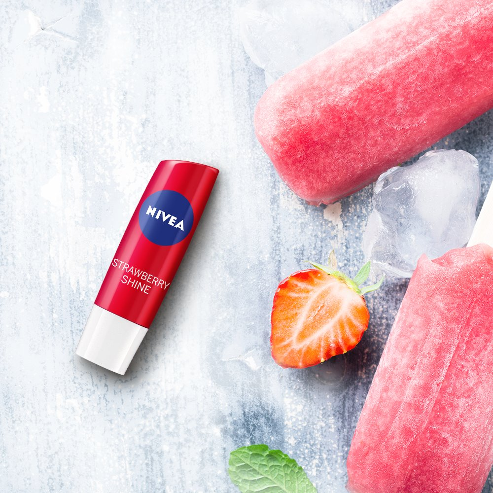 Review son dưỡng môi có màu Nivea Caring Lip Balm – Strawberry