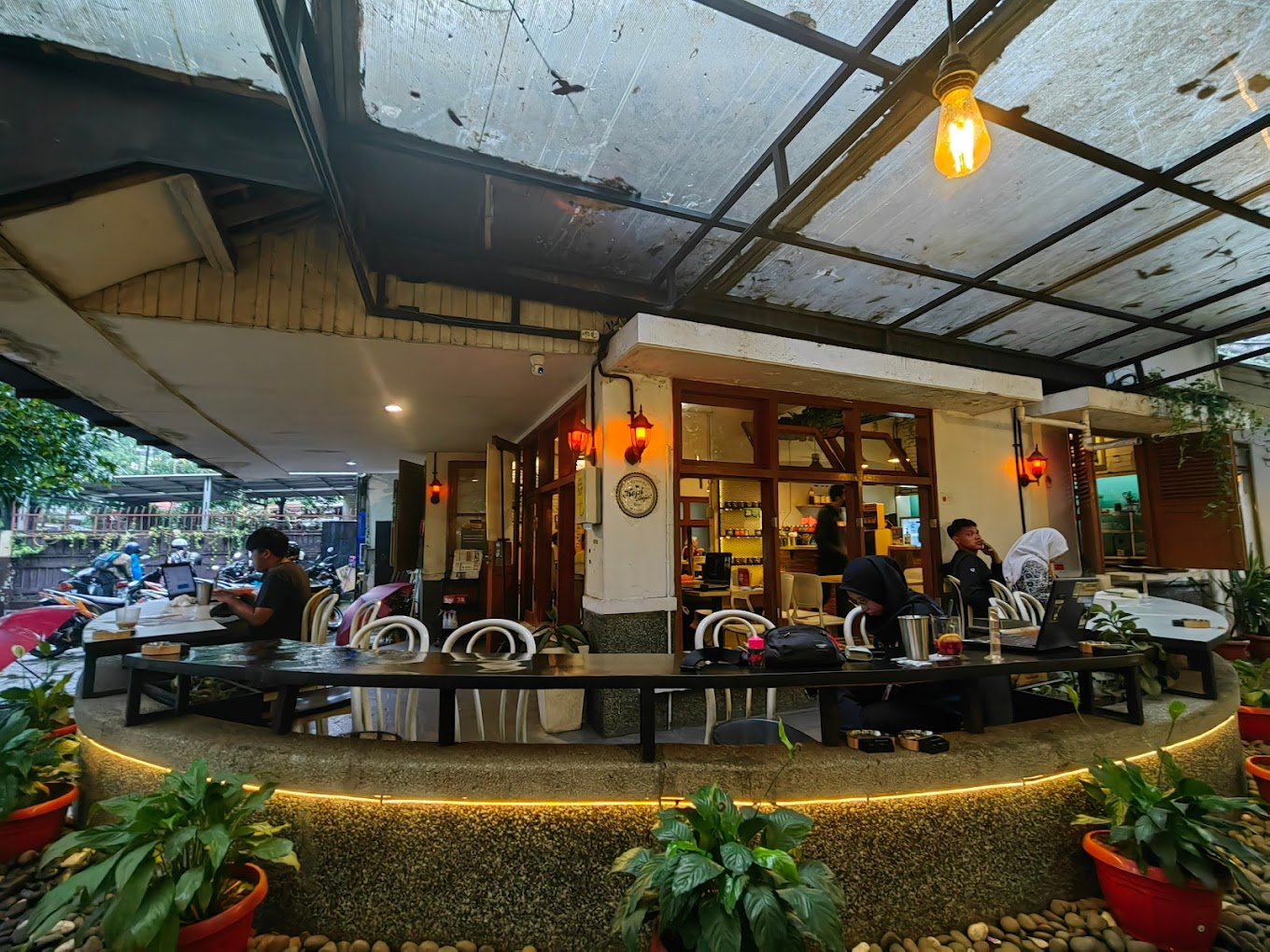 Ngopi Seru di Dago, Bandung: Tempat Nongkrong yang Wajib Dicoba!