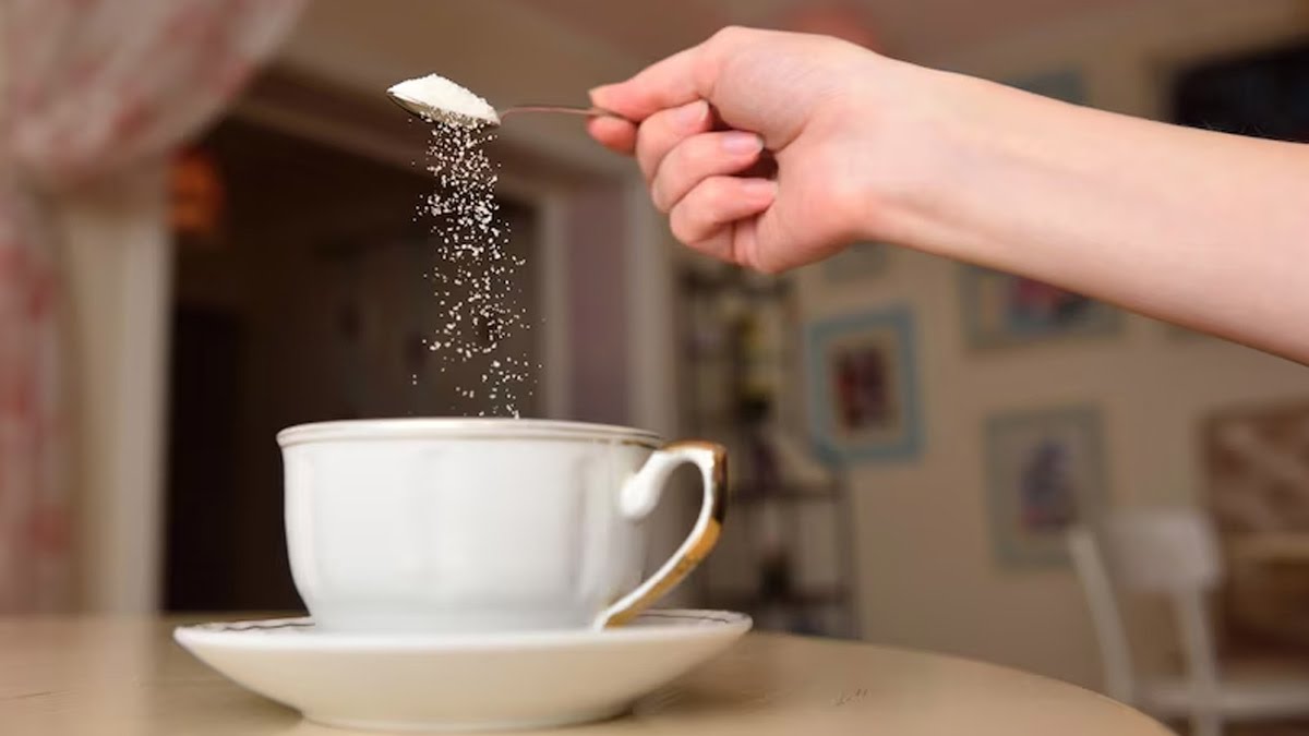 Why Should You Add A Pinch Of Salt In Your Tea, Know Benefits