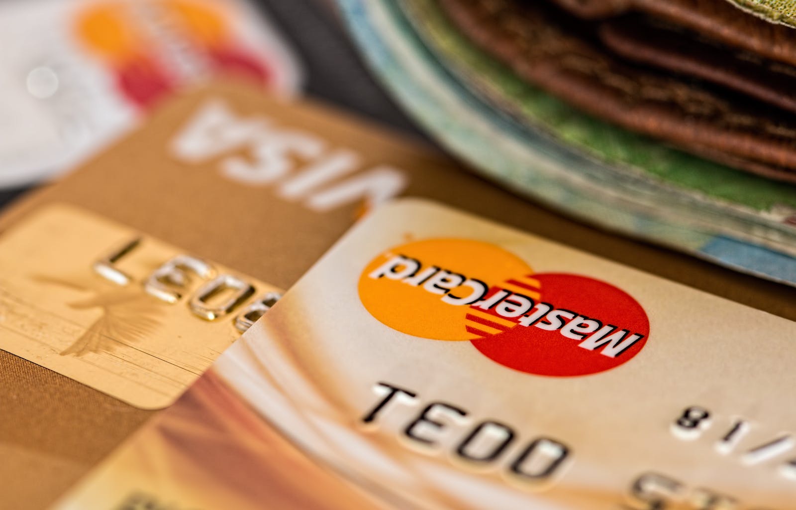 ¿Por qué Usar la Tarjeta de Crédito y no la de Débito?