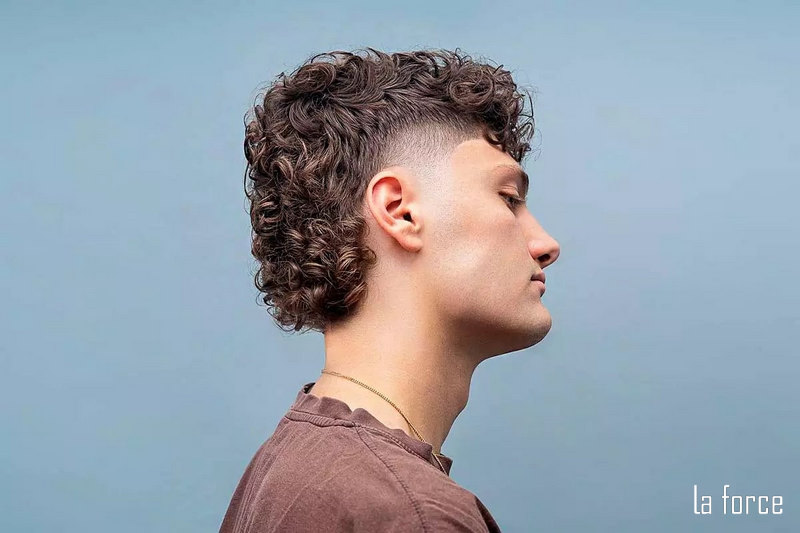 Kiểu tóc mullet nam uốn xù