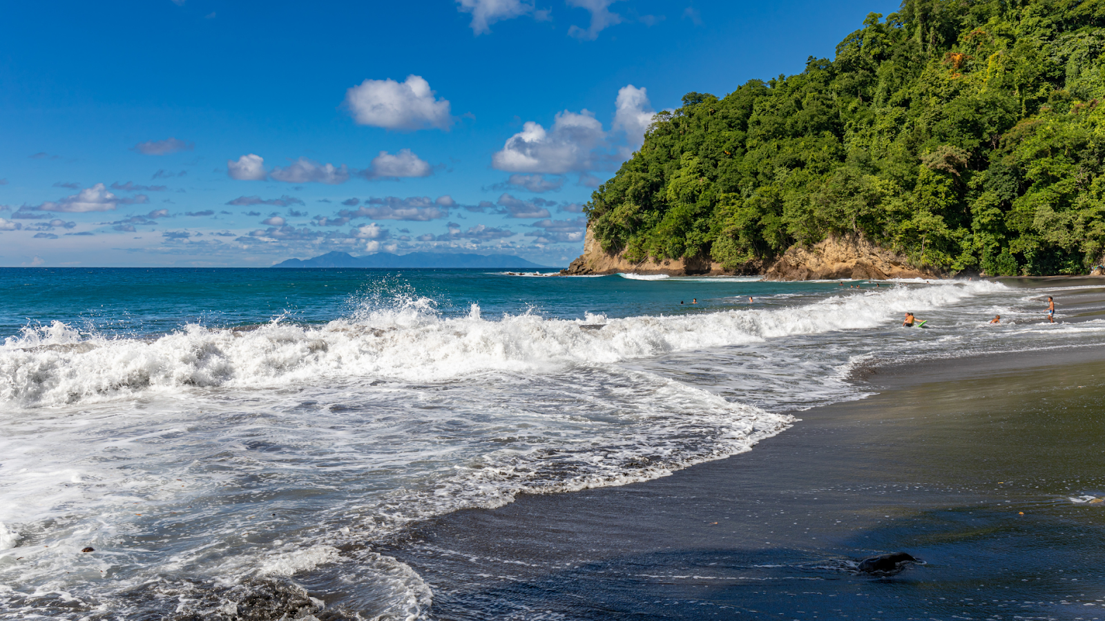 lieux et choses à faire en Martinique plage de l'anse couleuvre