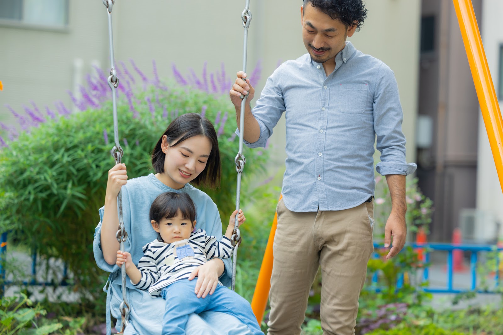 １歳におすすめの公園遊びは「ブランコ遊びやすべり台遊び」