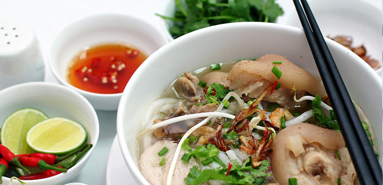 Nutrition of banh canh gio heo