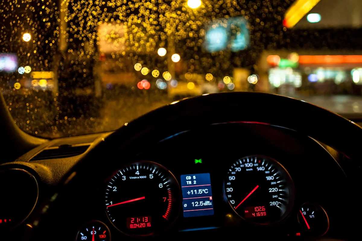 Những khó khăn của việc lái xe ban đêm
