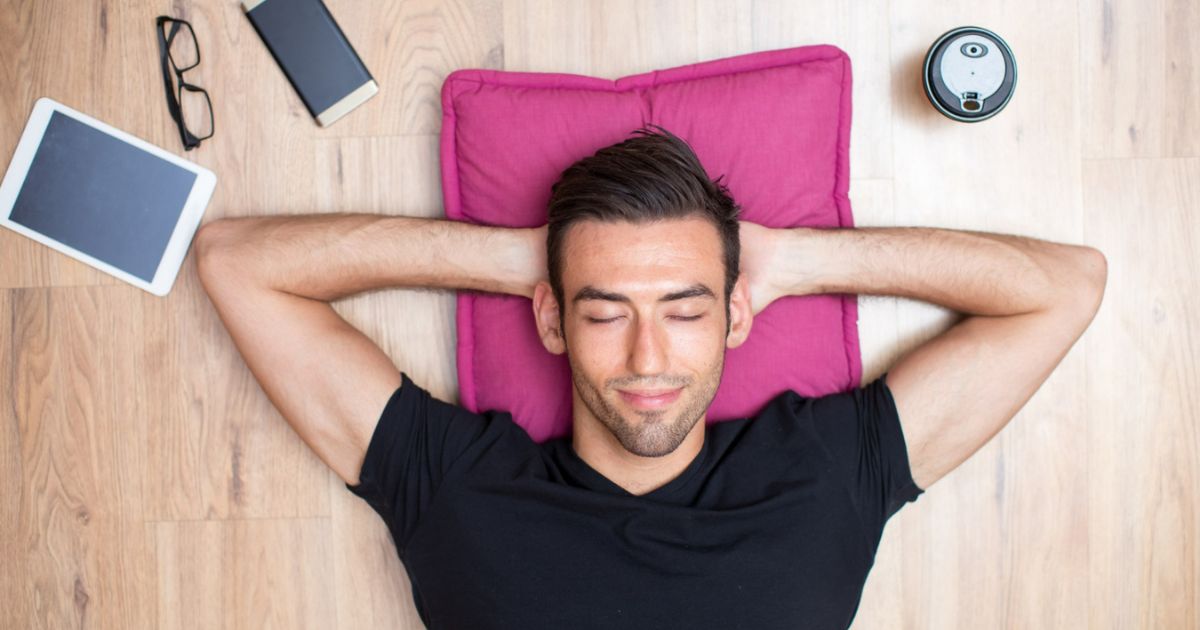 Tips mengatur jam tidur selama berpuasa adalah menghindari aktivitas sebelum tidur.