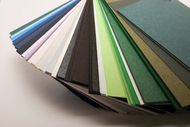 Các loại giấy in đóng vai trò quan trọng trong việc tạo ra các sản phẩm in đẹp và chất lượng.