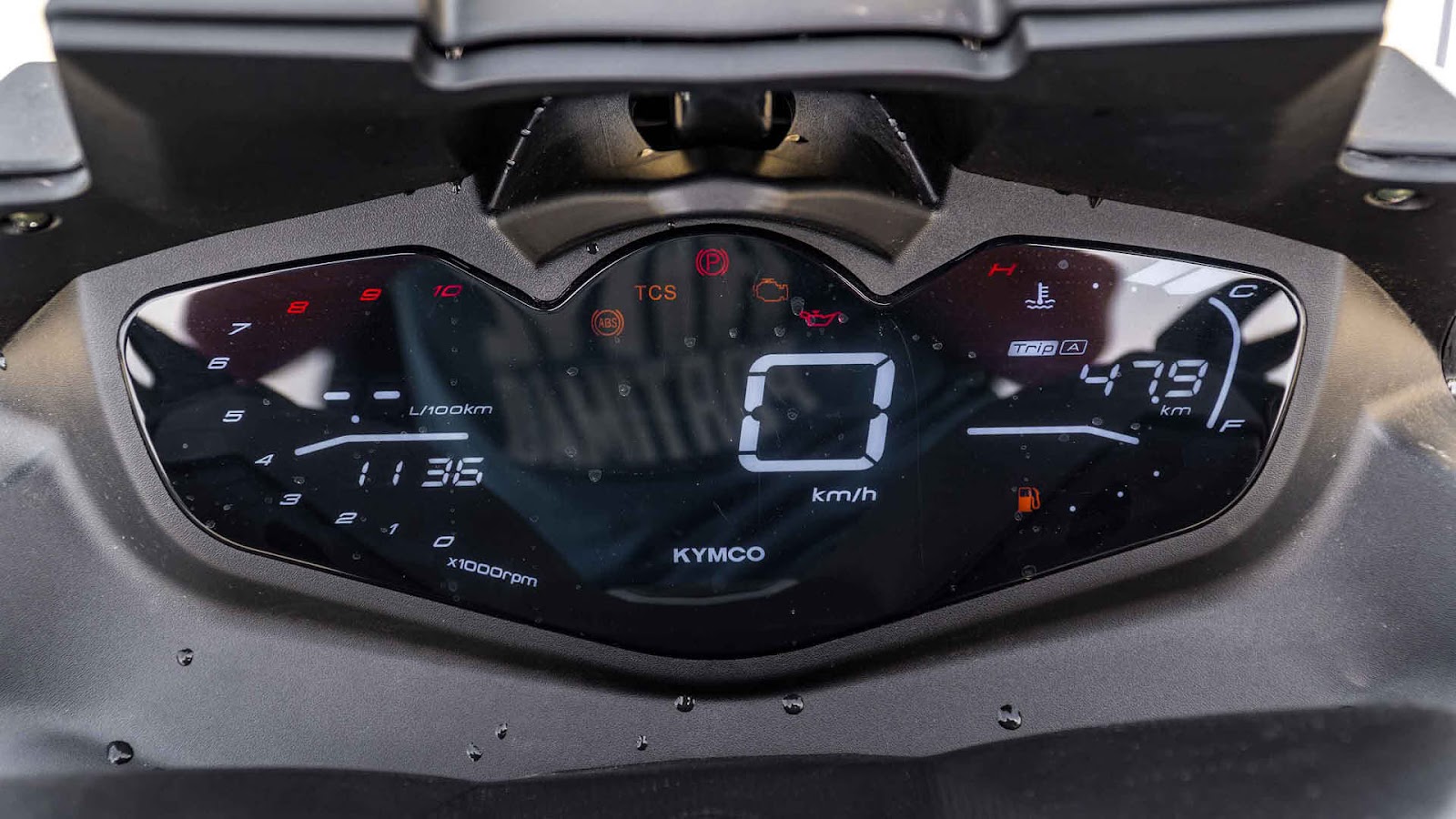 The instrumentation with onboard computer is comprehensive enough, displaying the instant speed prominently.
