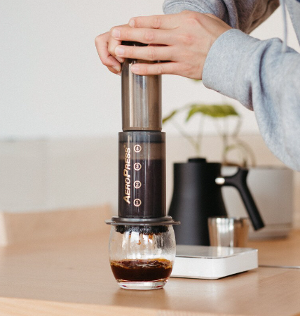 coffee brewing with aeropress