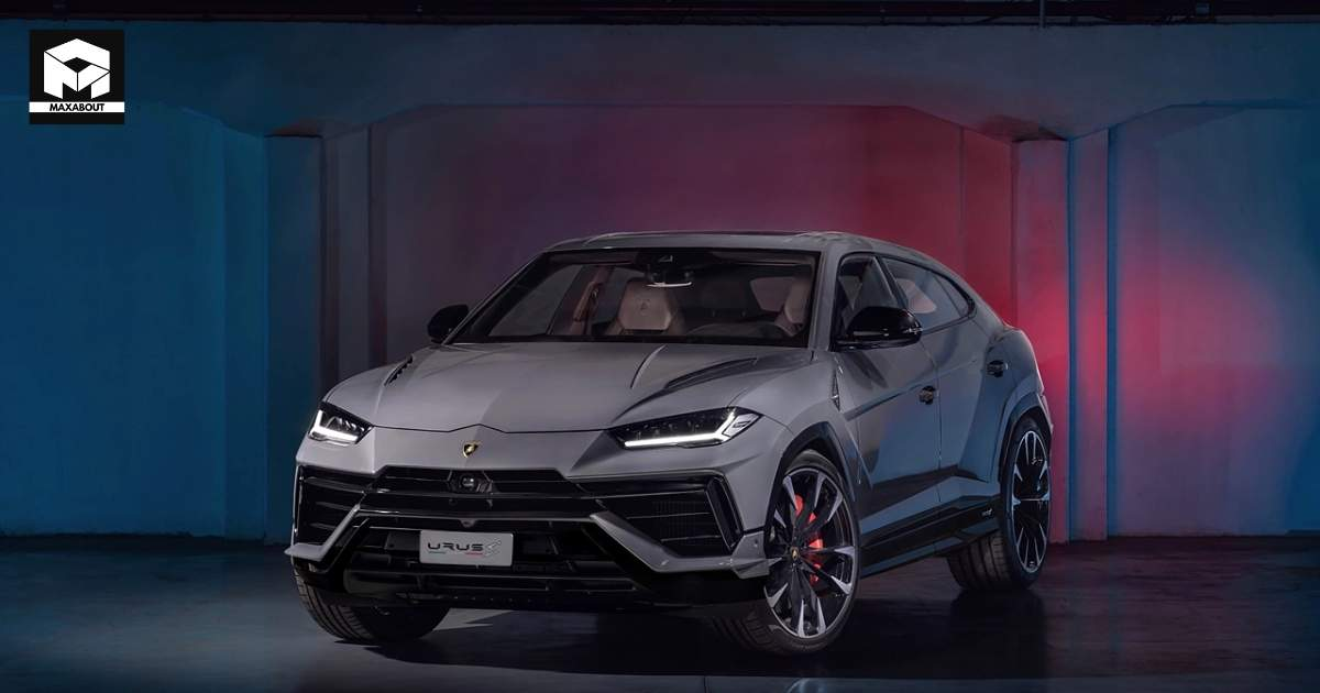 Lamborghini Urus vs Lotus Eletre: A Comparison - picture