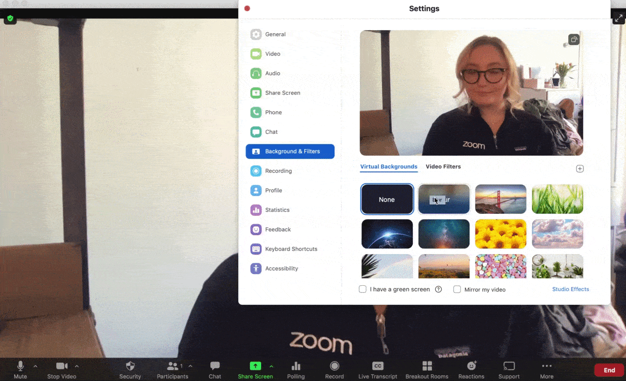 Learn how to blur the background on Zoom 