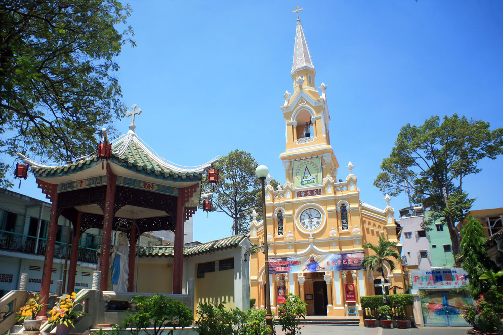 Nhà thờ cổ ‘nửa Pháp, nửa Hoa’ cực lạ của Sài Gòn