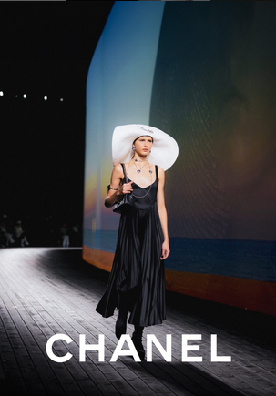 Reel de un desfile de moda en el feed de Instagram de la marca Chanel